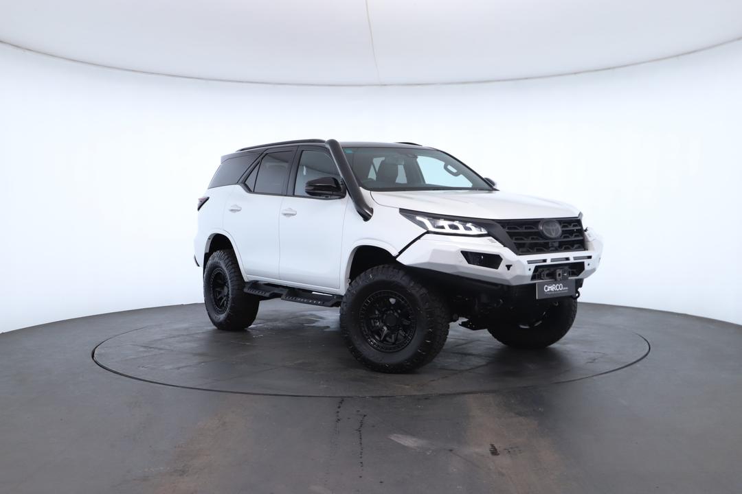 Exterior view frame 0