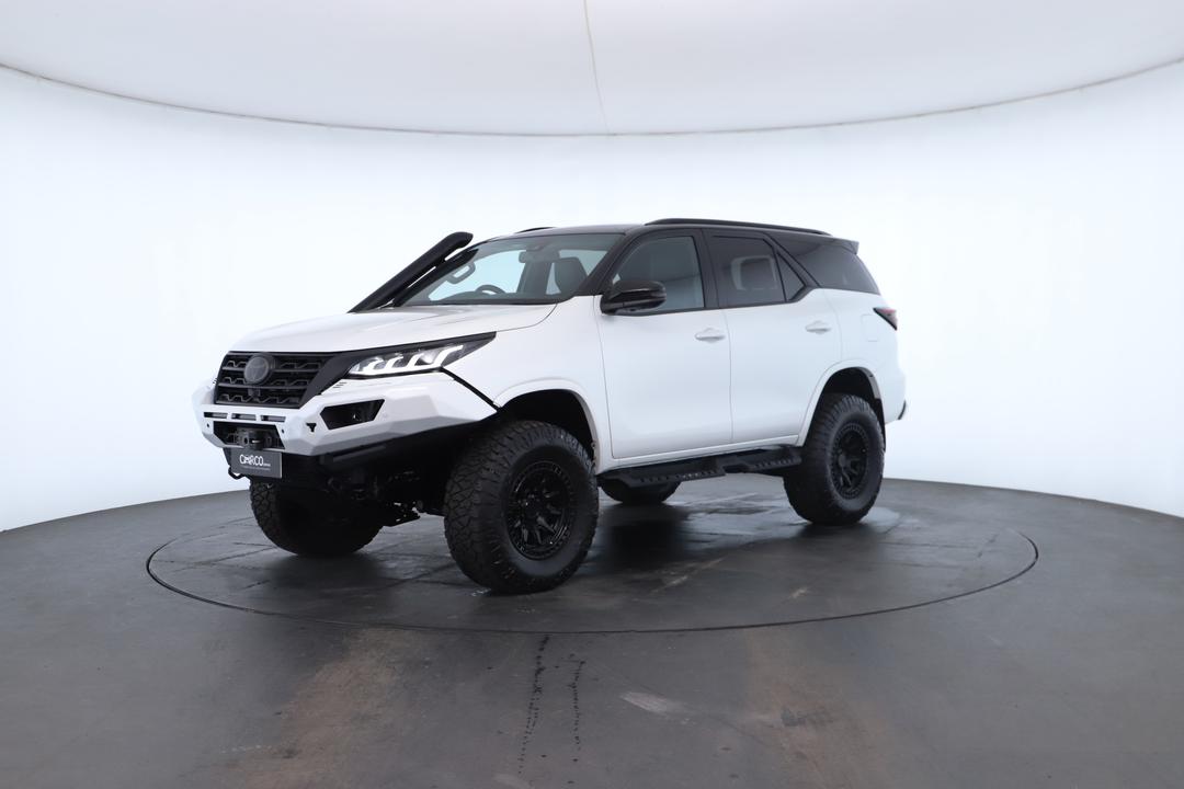 Exterior view frame 5