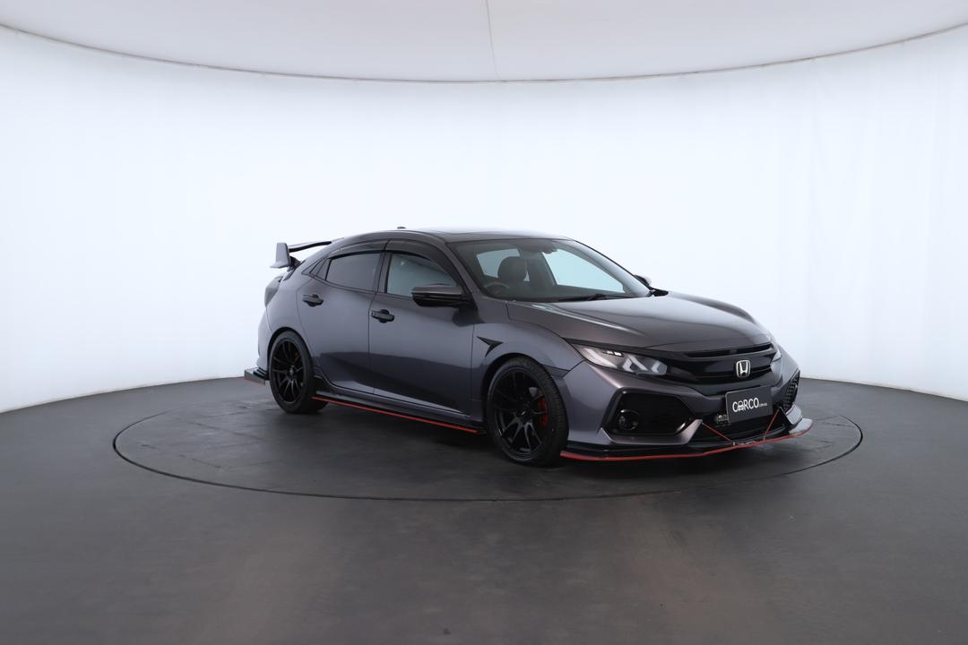 Exterior view frame 1