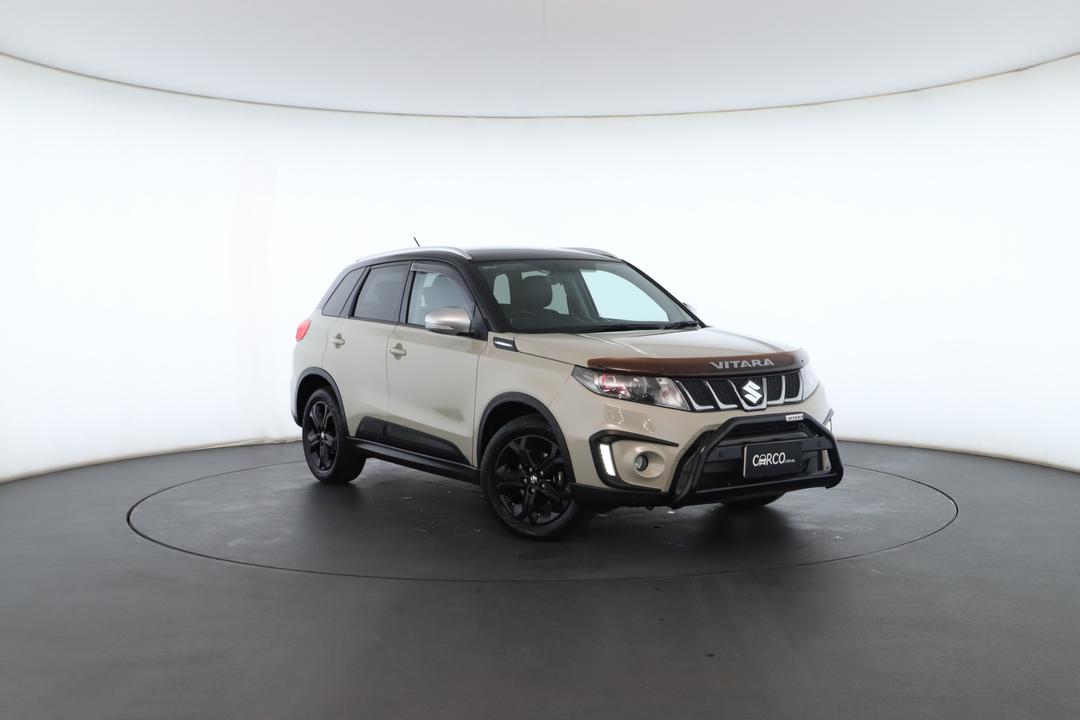 Exterior view frame 0