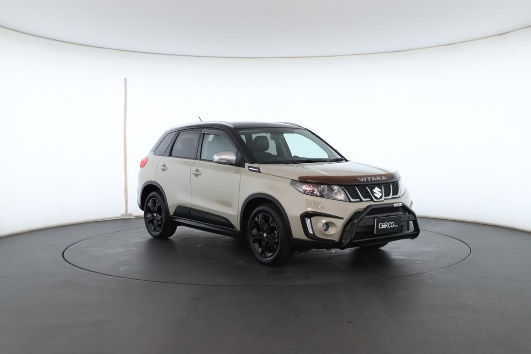 Exterior view frame 1