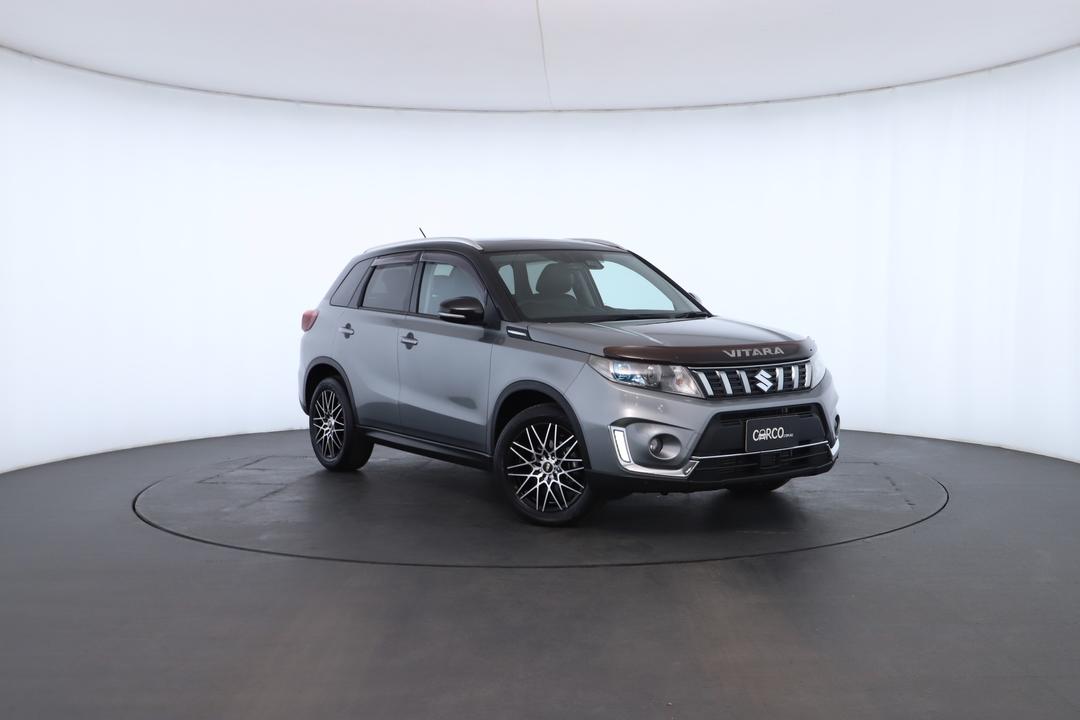 Exterior view frame 0