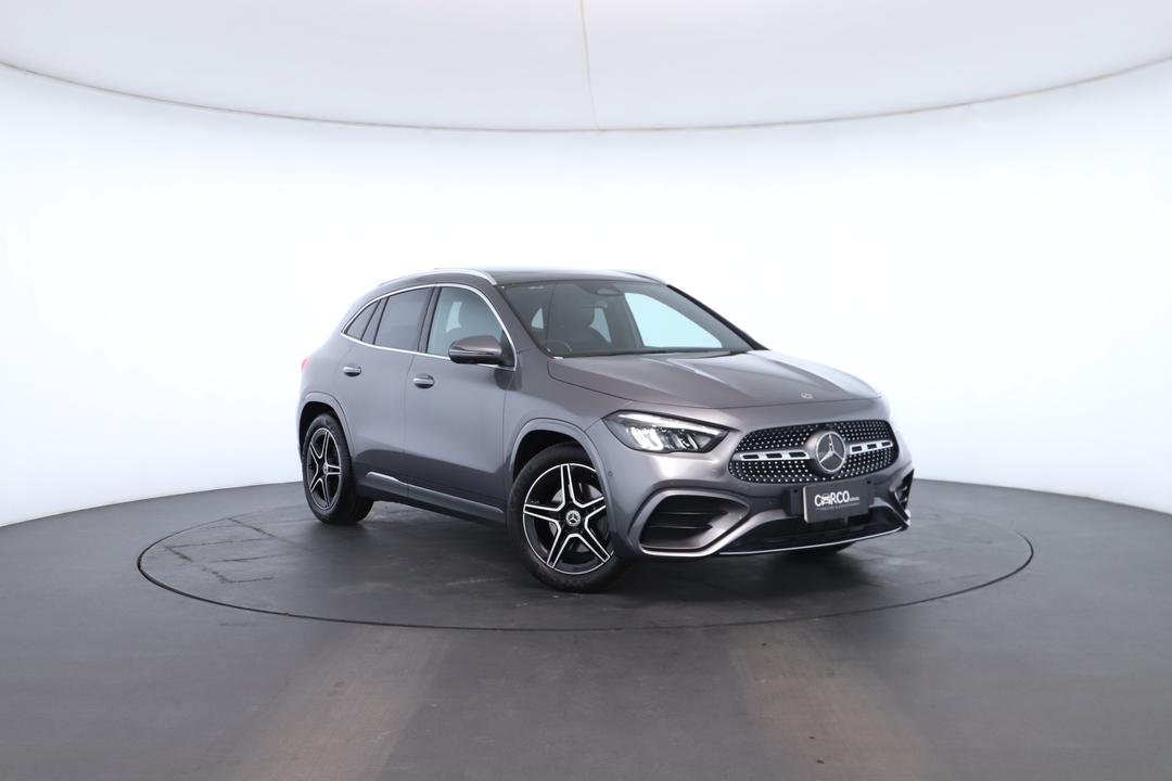 Exterior view frame 0