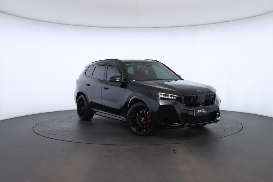 Exterior view frame 0