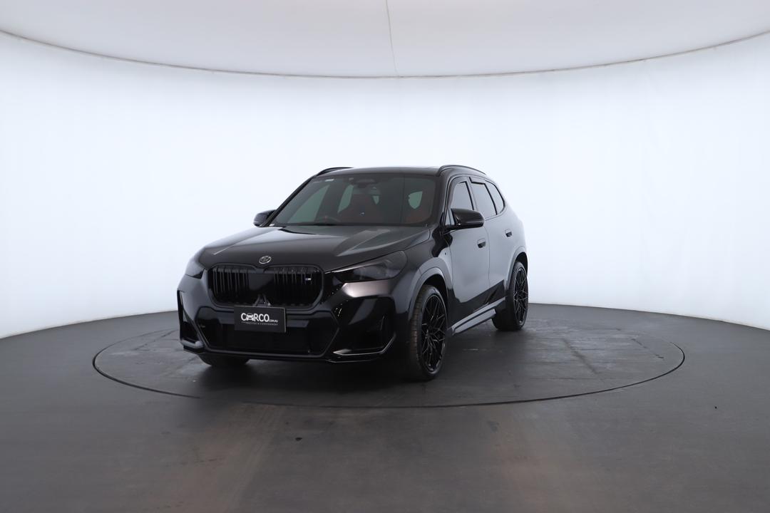 Exterior view frame 4