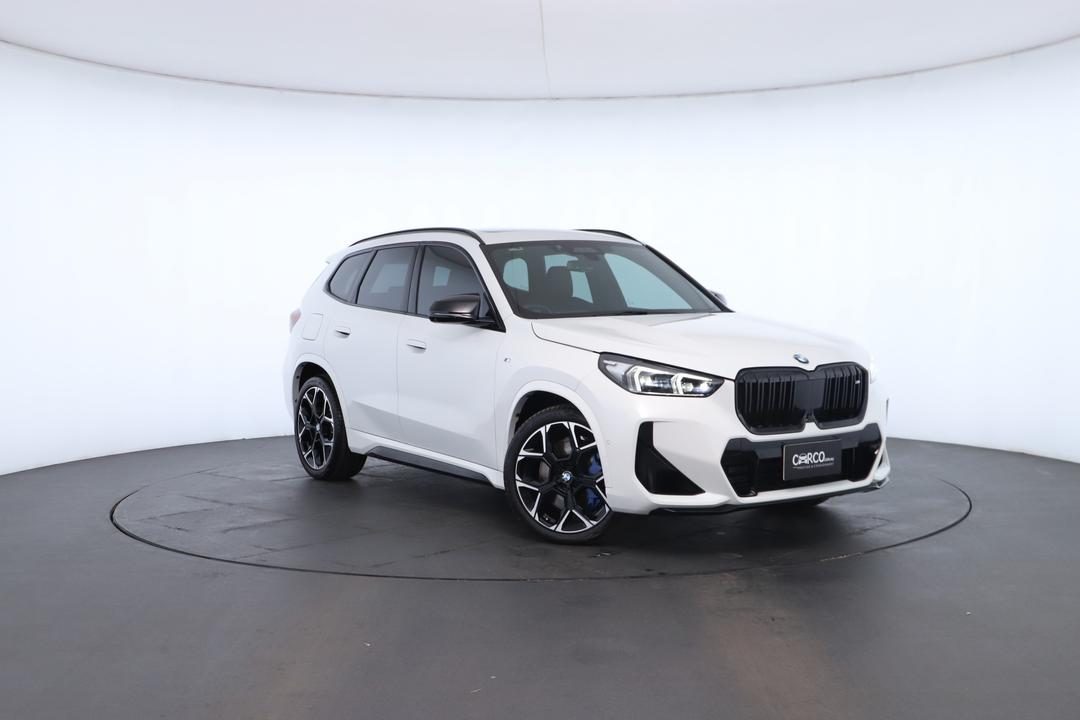 Exterior view frame 0