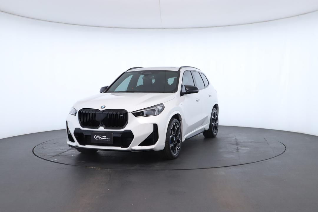 Exterior view frame 4