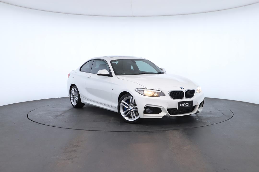 Exterior view frame 0