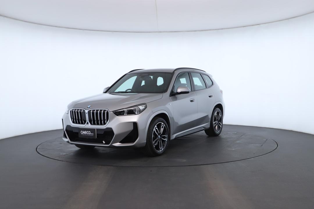 Exterior view frame 8