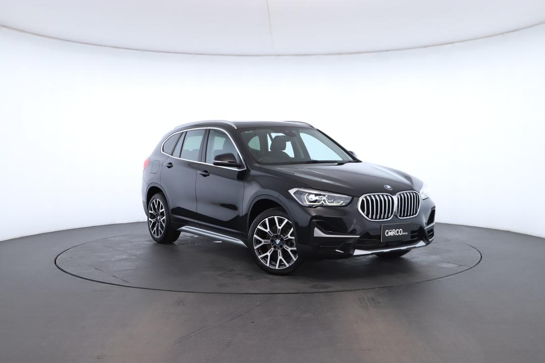 Exterior view frame 0