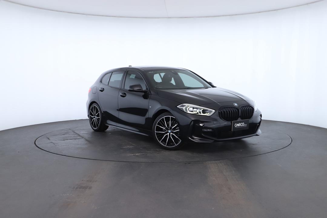 Exterior view frame 0