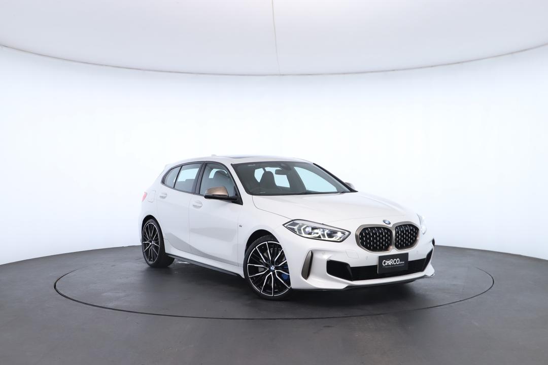 Exterior view frame 0