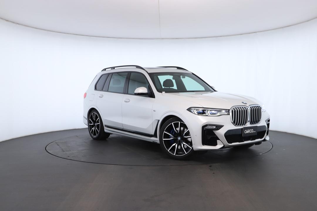 Exterior view frame 0