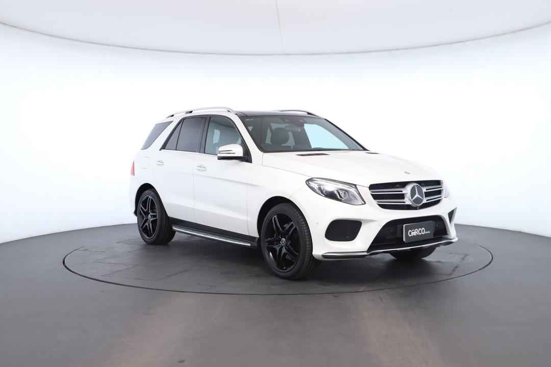 Exterior view frame 1