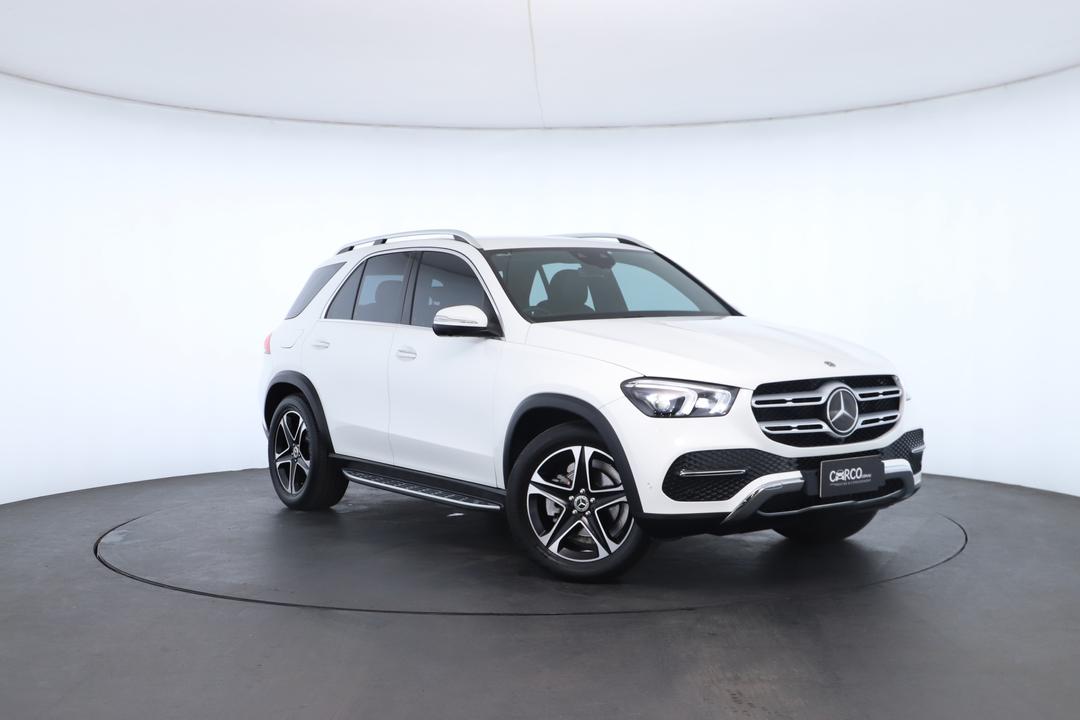 Exterior view frame 0