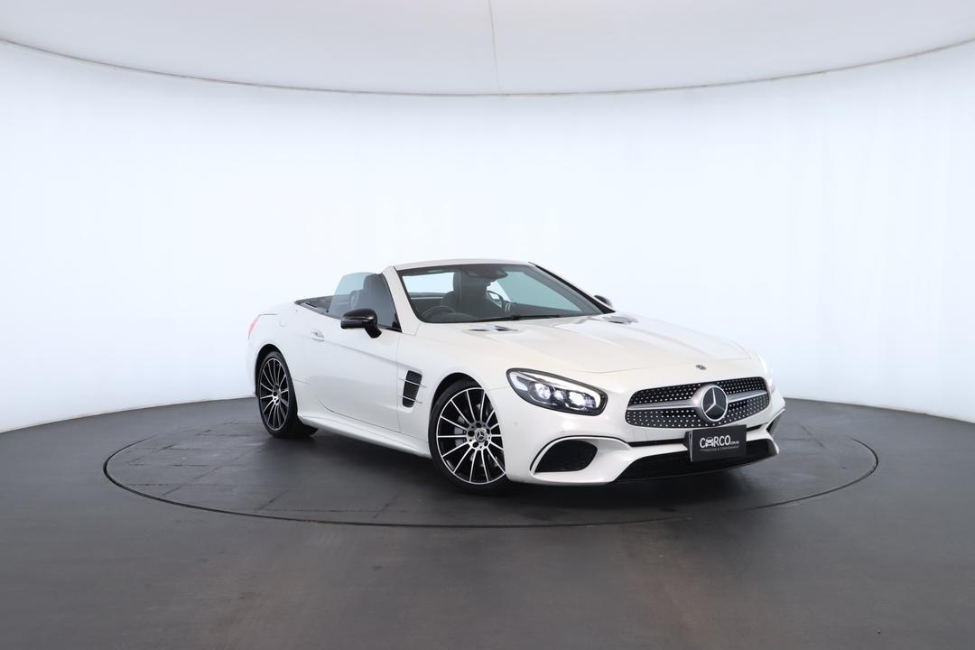 Exterior view frame 0