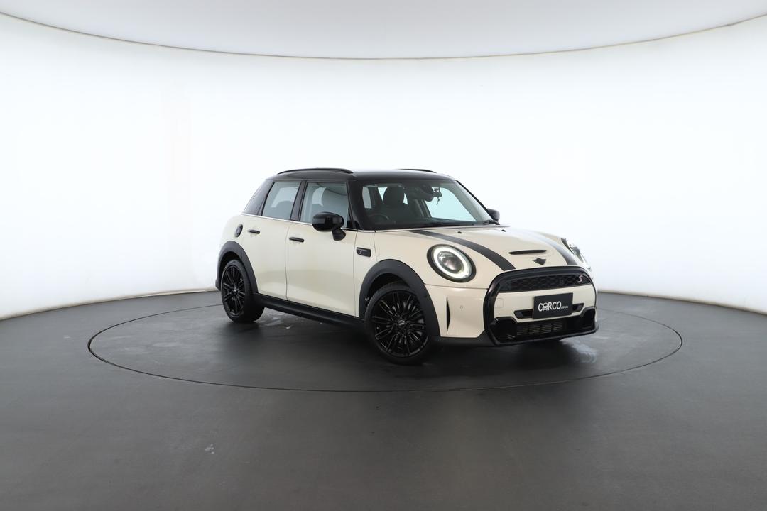 Exterior view frame 0