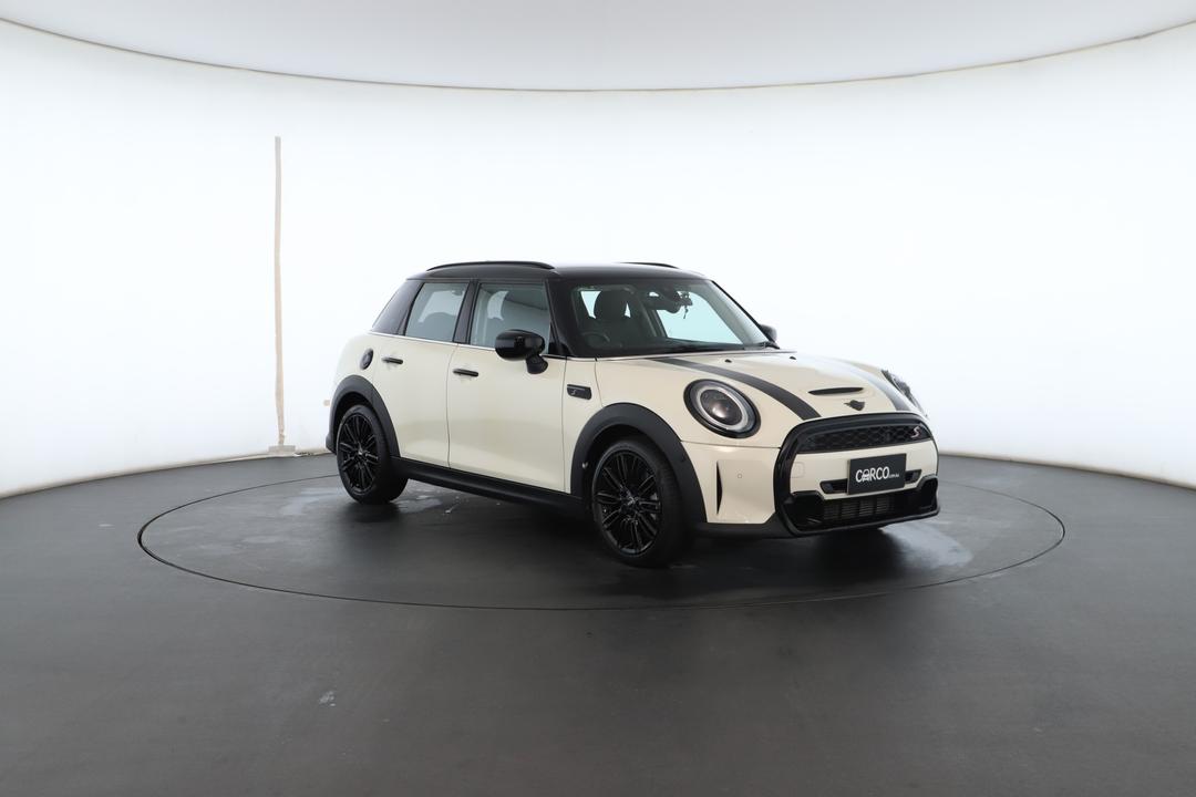 Exterior view frame 1