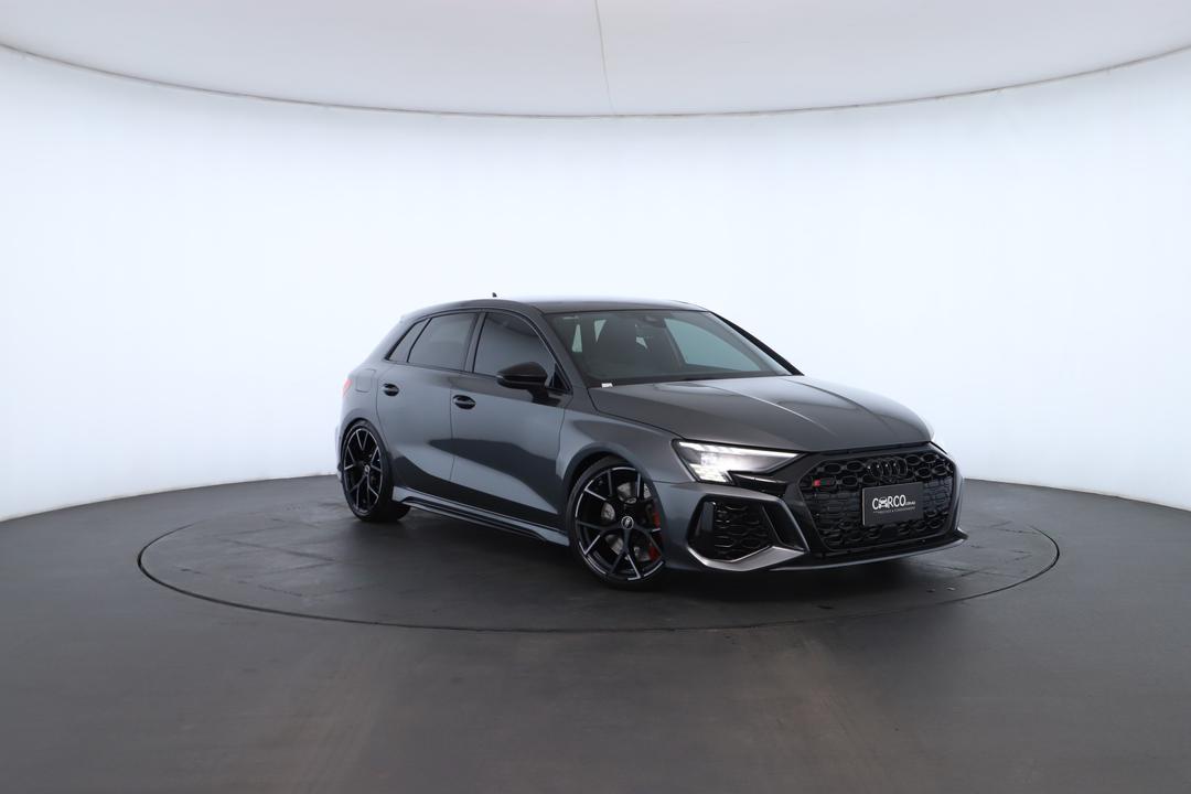 Exterior view frame 0