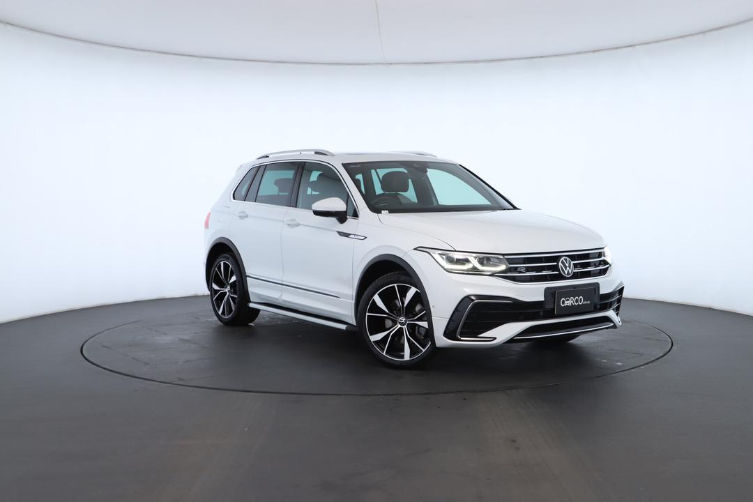 Exterior view frame 0