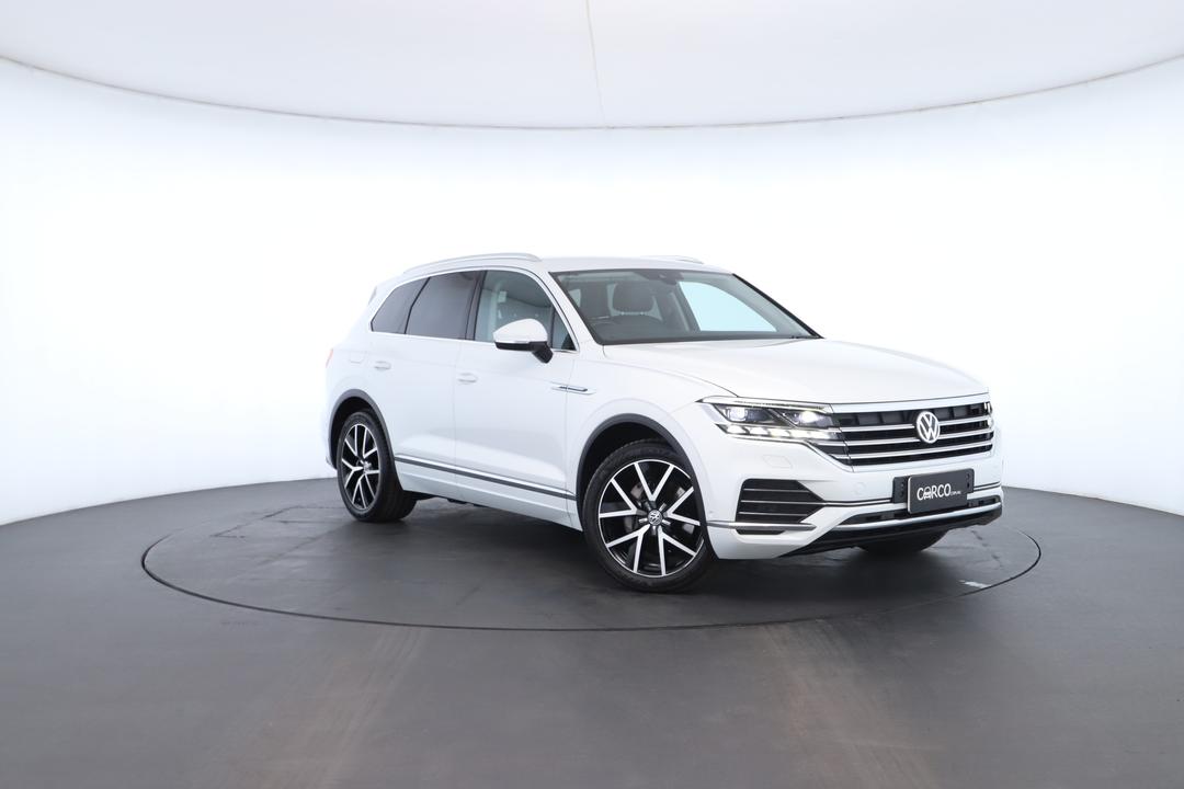 Exterior view frame 0