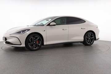 https://dvg-vehicle-assets.s3.amazonaws.com/030745/4a1ua05tzrfmmbmx7xzqozxti.jpg