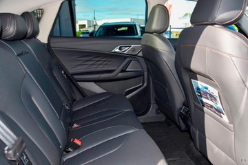 https://dvg-vehicle-assets.s3.amazonaws.com/033347/n566g0z1buqjh99i7lvq3klf5.jpg