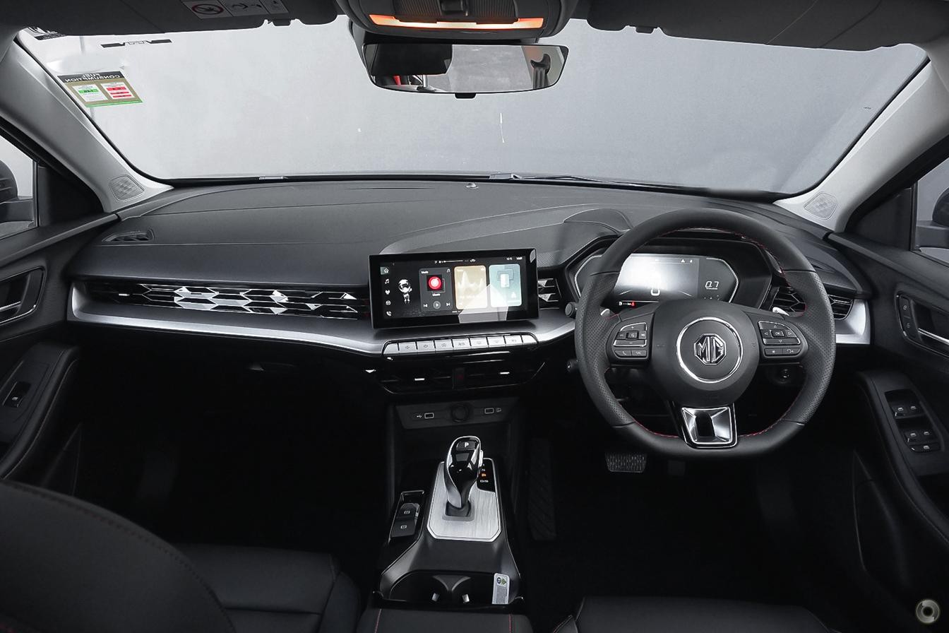 MG Mg5 image 2