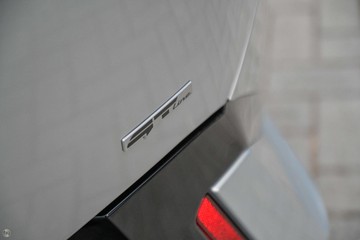 https://dvg-vehicle-assets.s3.amazonaws.com/1000005668/ql9lh29rvyj3rap1v9zns5pv.jpg