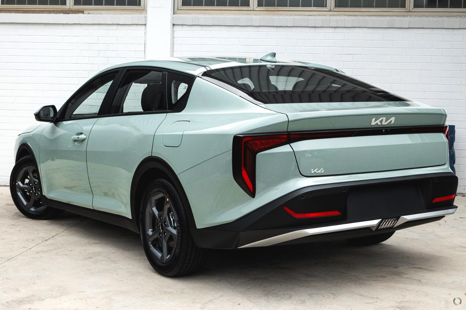 Kia K4 image 4