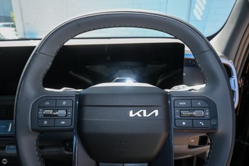 https://dvg-vehicle-assets.s3.amazonaws.com/1006137/cq13yajeqlk2m2r867ju7huzc.jpg