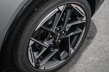 https://dvg-vehicle-assets.s3.amazonaws.com/1015884/aizv25v0ra5skr5i1a0q9audk.jpg