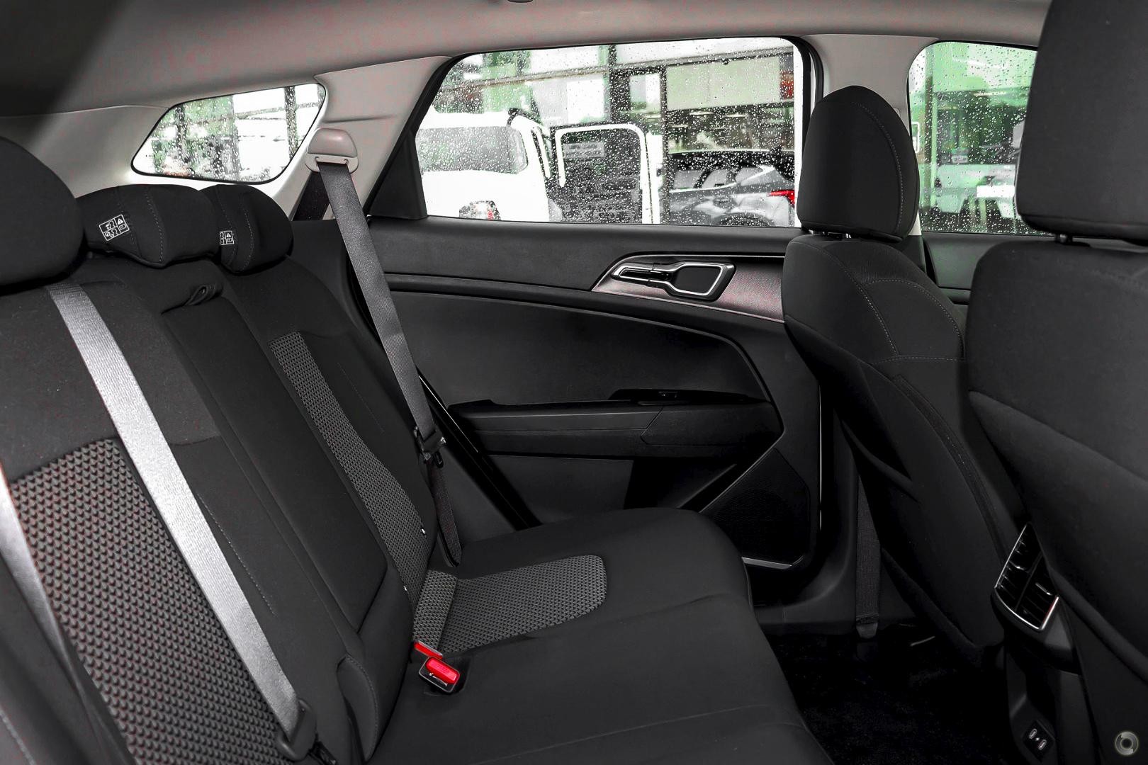 Kia Sportage image 3