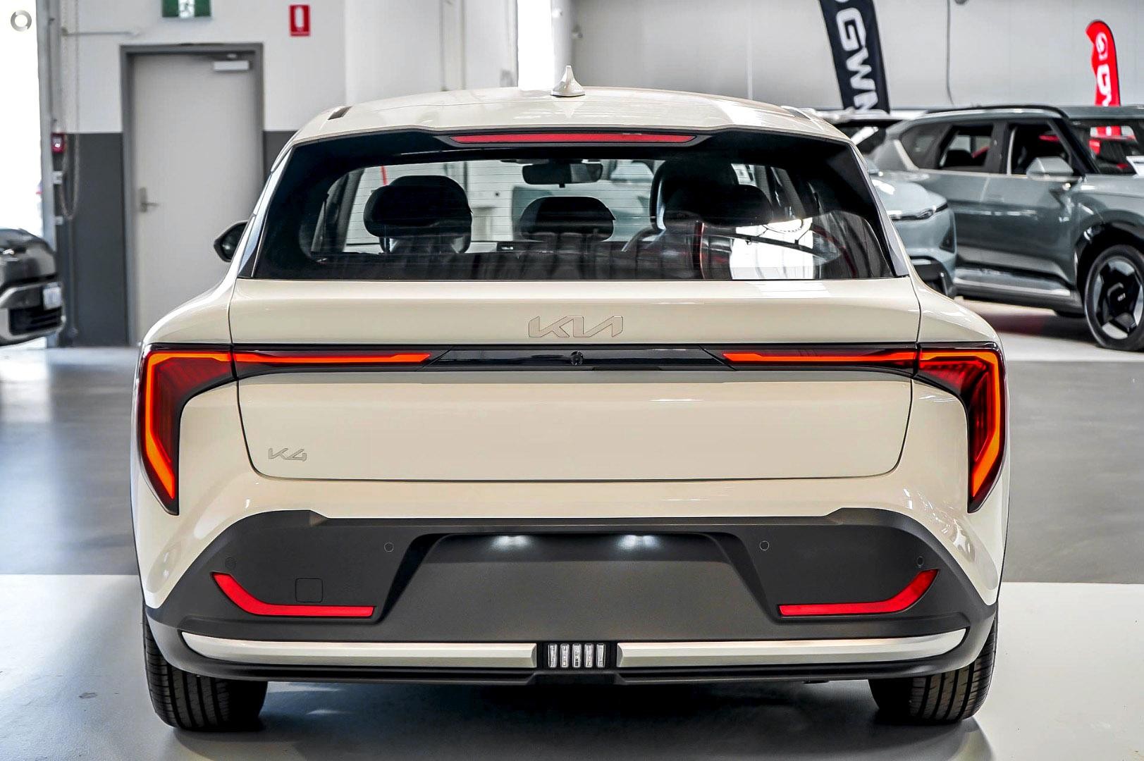 Kia K4 image 3
