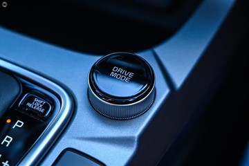 https://dvg-vehicle-assets.s3.amazonaws.com/1034317/z4oe4bn25vp76owux5bzibyc9.jpg