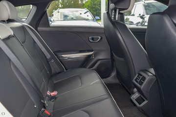 https://dvg-vehicle-assets.s3.amazonaws.com/1038222/26mxqcxh12x05m8hmd7x7fr1c.jpg