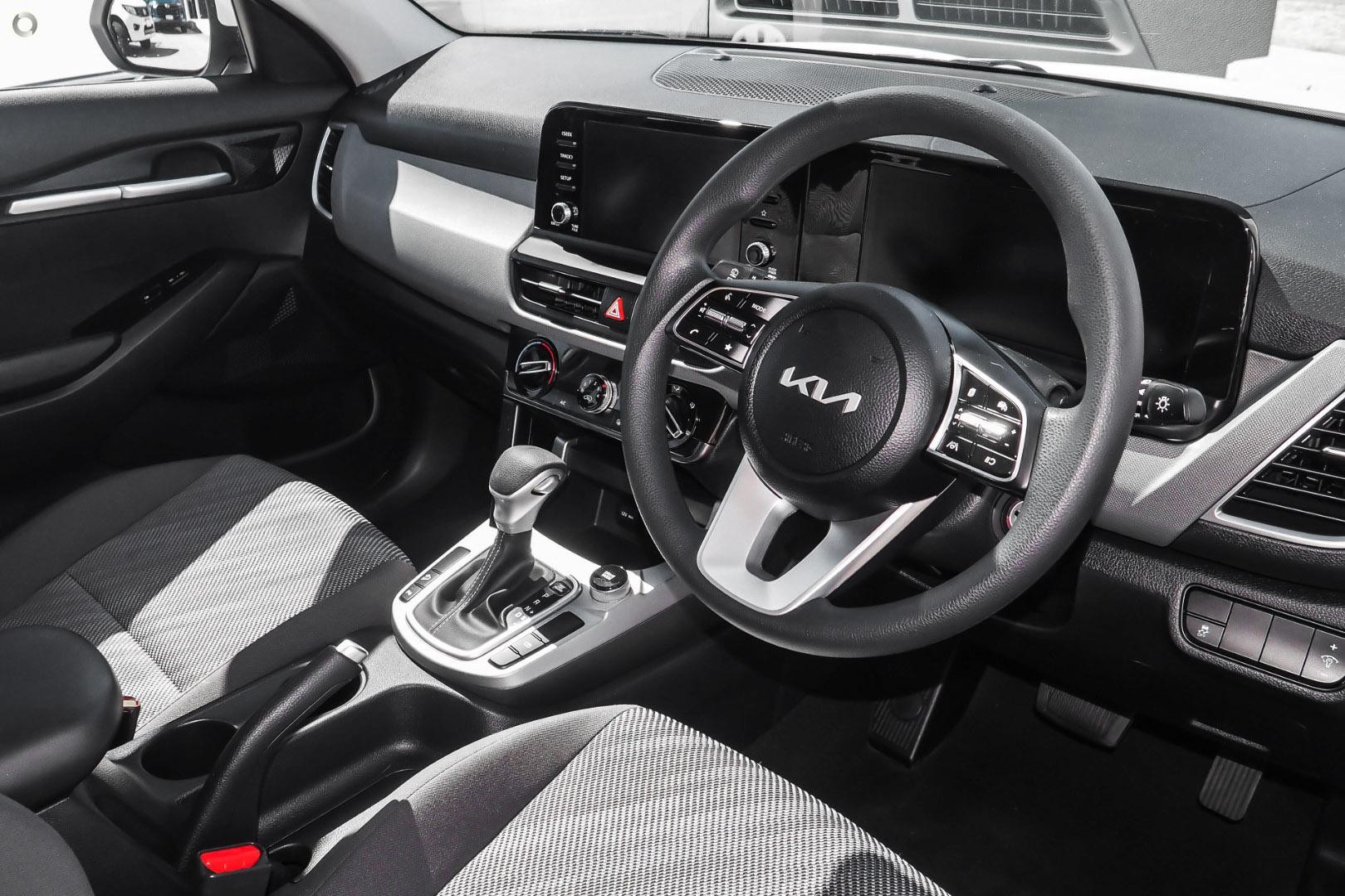 Kia Seltos image 2
