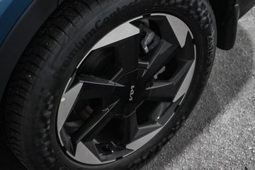 https://dvg-vehicle-assets.s3.amazonaws.com/1052369/5dwfvcsbyfd19iwqzfgb38gje.jpg