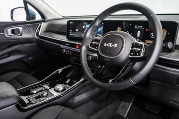 https://dvg-vehicle-assets.s3.amazonaws.com/1052369/8qnae1hdf3cq9rxrcownmzzdi.jpg