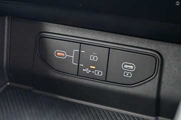 https://dvg-vehicle-assets.s3.amazonaws.com/1052451/27cdrli6euzltecyajt126ez3.jpg
