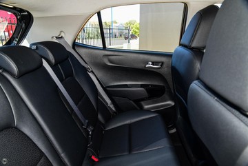 https://dvg-vehicle-assets.s3.amazonaws.com/1053955/ymcaxx4qh8d99rcewveopu5ee.jpg