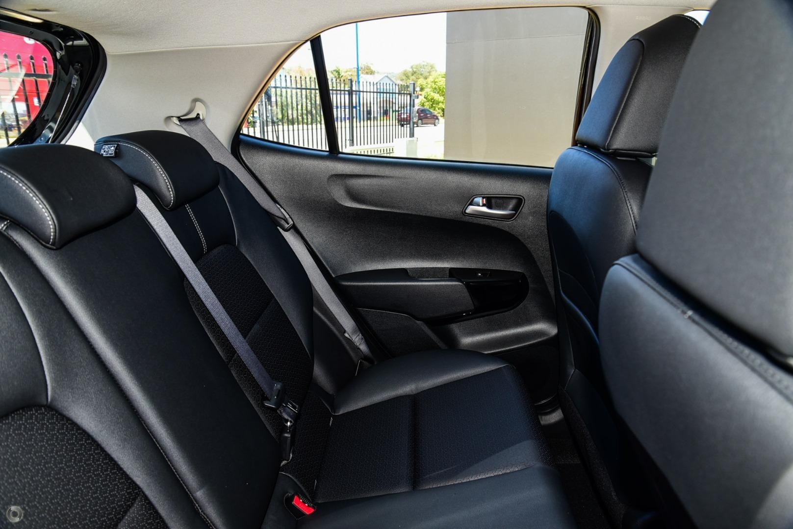 Kia Picanto image 2