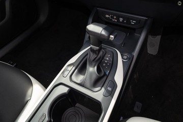 https://dvg-vehicle-assets.s3.amazonaws.com/1053975/5yavbwhyfd043w27rzh7yx02a.jpg