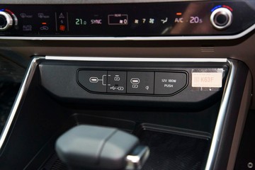 https://dvg-vehicle-assets.s3.amazonaws.com/1054113/sccr6llq5kr318407k5ku3fud.jpg