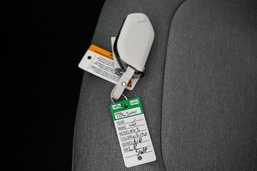 https://dvg-vehicle-assets.s3.amazonaws.com/1063441/2wrsnwxnf6u8gm2vxxnczvhqf.jpg