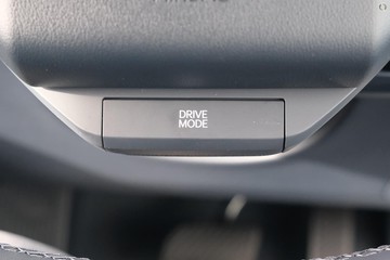 https://dvg-vehicle-assets.s3.amazonaws.com/1070320/ks8b2j3tohadzd9axf0hxg7n5.jpg