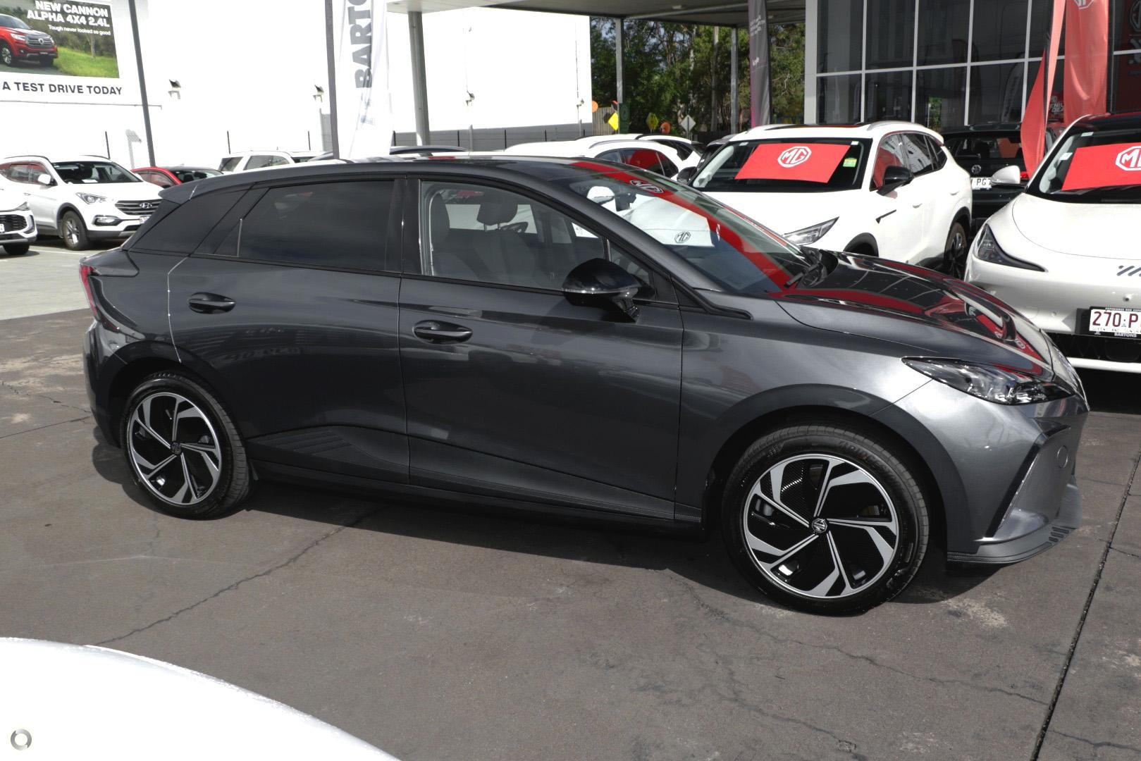 MG Mg4 image 3