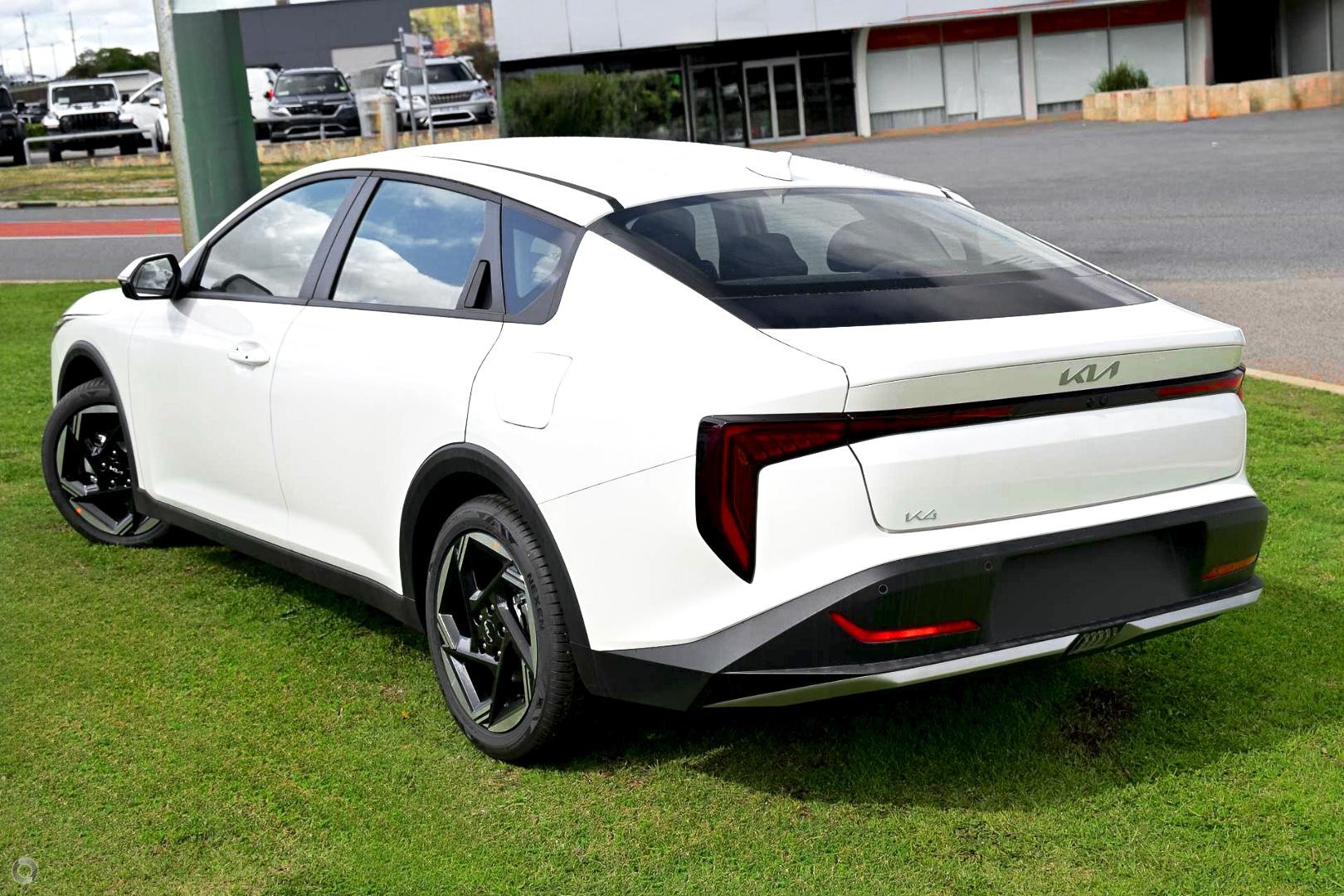 Kia K4 image 4