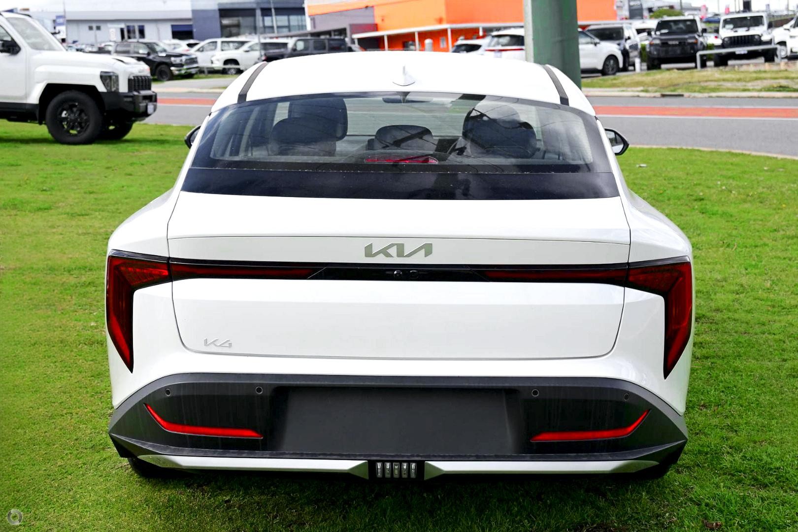 Kia K4 image 3