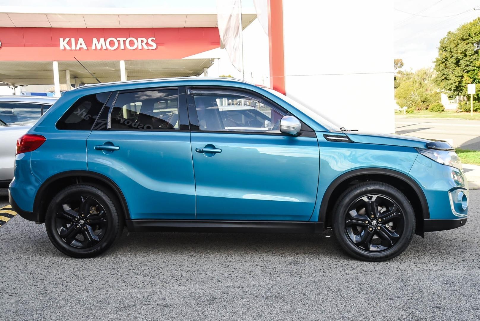 Suzuki Vitara image 3
